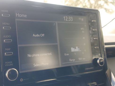 Used 2021 Toyota Corolla LE image 25