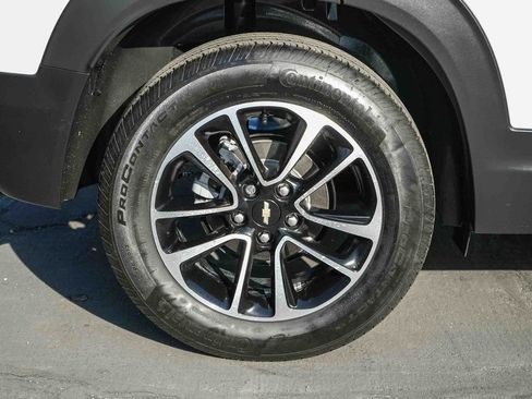 Used 2024 Chevrolet TrailBlazer LT FWD image 11