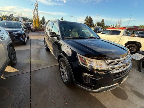 Used 2018 Ford Explorer Limited AWD/4WD image 8