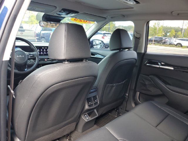 Certified 2025 Kia Seltos EX w/ EX Sunroof Package FWD image 18