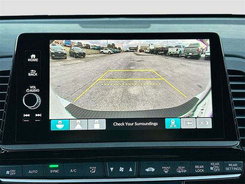 Used 2025 Honda Odyssey Elite image 14