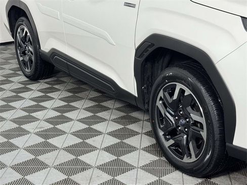 Used 2025 Subaru Forester Premium image 12