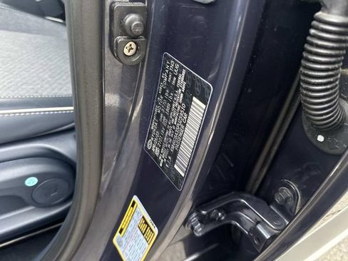 Used 2023 Hyundai Venue Limited image 19