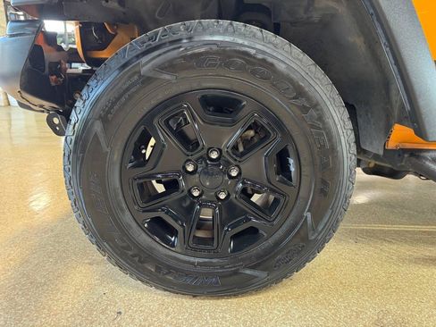 Used 2013 Jeep Wrangler Sahara AWD/4WD image 35