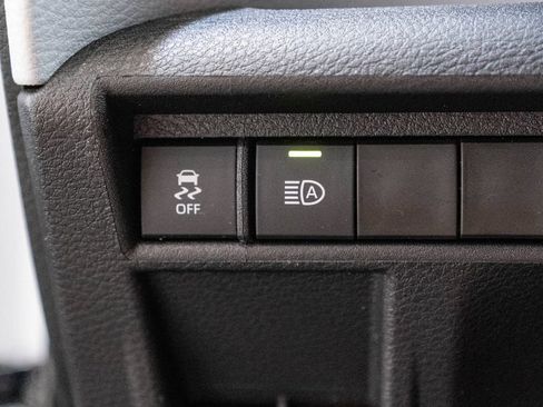 Certified 2025 Toyota Sienna LE FWD image 22