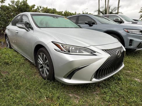 Used 2020 Lexus ES 350 w/ Accessory Package 2 FWD image 2