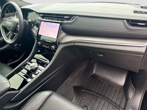 Used 2022 Jeep Grand Cherokee Overland w/ Luxury Tech Group IV image 34