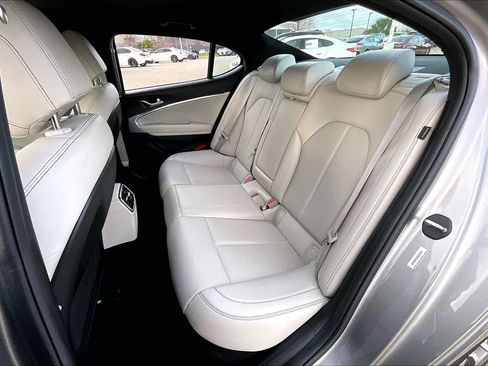 Used 2025 Genesis G70 2.5T RWD image 35