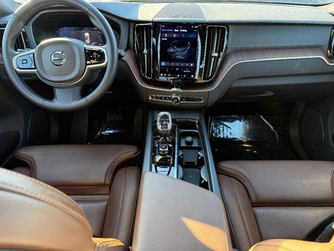Certified 2023 Volvo XC60 B5 Ultimate w/ Climate Package image 12