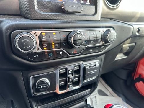 Used 2023 Jeep Wrangler Unlimited w/ Cold Weather Group AWD/4WD image 20