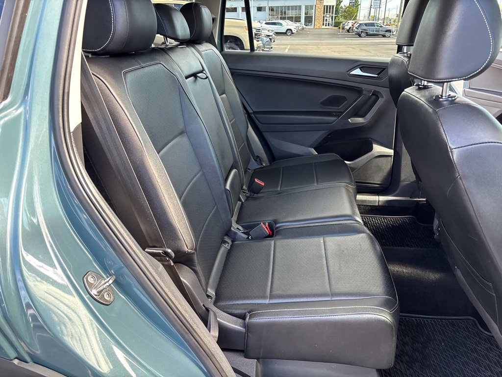 Used 2021 Volkswagen Tiguan SE w/ Panoramic Sunroof Package AWD/4WD image 39