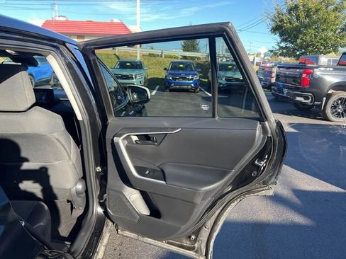 Used 2022 Toyota RAV4 LE image 46