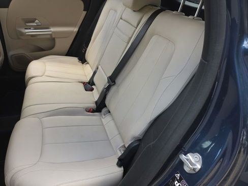 Used 2021 Mercedes-Benz GLA 250 image 9
