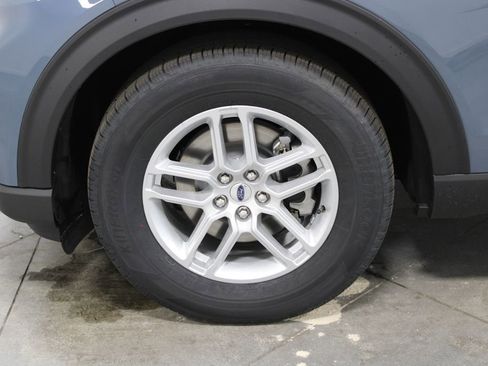 New 2026 Ford Explorer Active RWD image 18