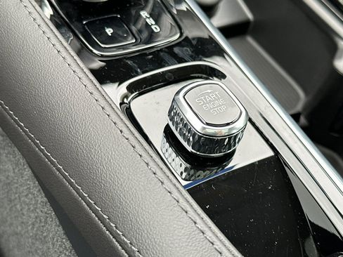 Used 2025 Volvo S90 B6 Plus w/ Protection Package Premier image 21