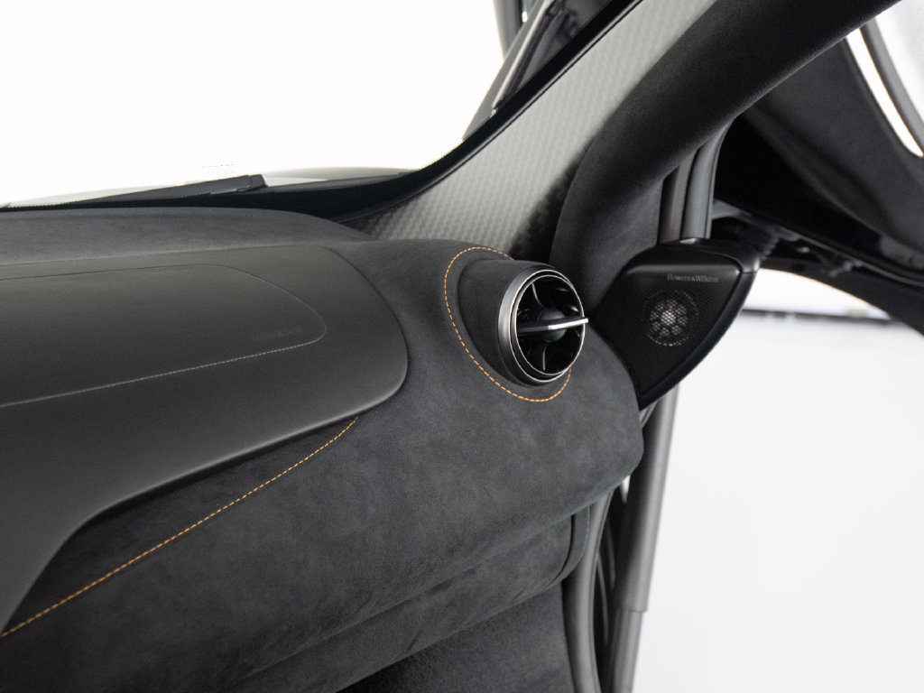 Used 2024 McLaren 750S Spider RWD image 24