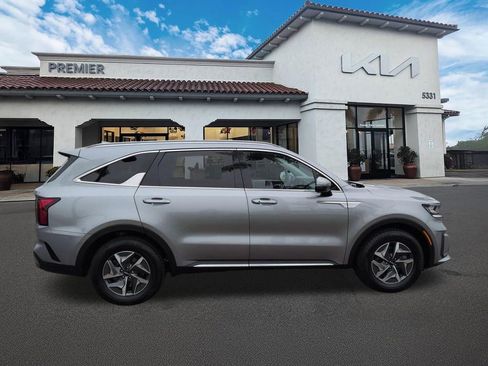 Used 2022 Kia Sorento S FWD image 9