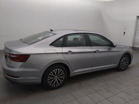 Used 2019 Volkswagen Jetta SE w/ Cold Weather Package FWD image 10