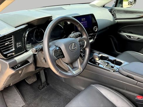 Used 2025 Lexus NX 250 FWD w/ Premium Package image 18