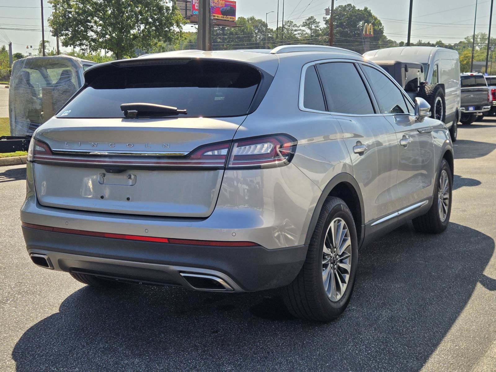 Used 2021 Lincoln Nautilus Reserve FWD image 4
