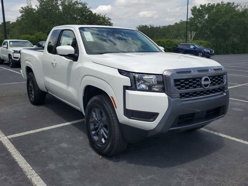 New 2025 Nissan Frontier SV image 3