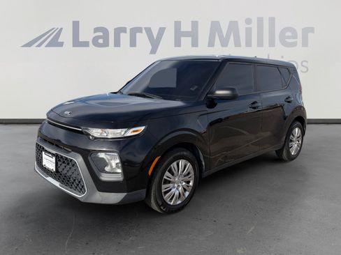 Used 2020 Kia Soul LX image 1