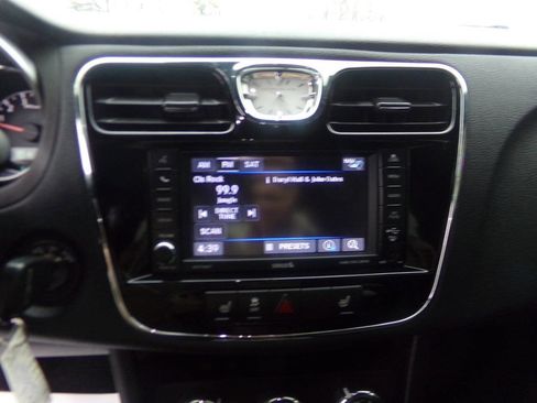 Used 2014 Chrysler 200 Limited w/ Sun/Sound Group image 22