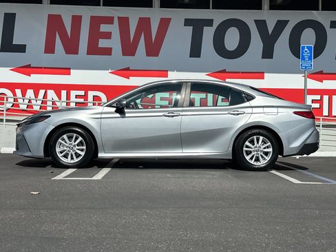 Used 2025 Toyota Camry LE FWD image 2