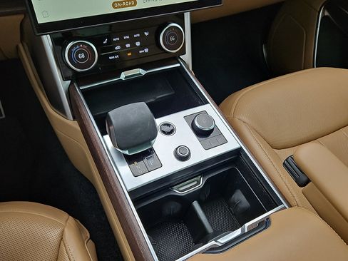 Used 2023 Land Rover Range Rover SE AWD/4WD image 16