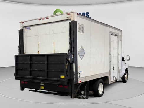 Used 2017 Ford E-350 and Econoline 350 Super Duty w/ Power Windows & Locks Group RWD image 5