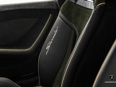 Used 2024 Lamborghini Huracan Sterrato image 37