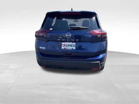 Certified 2025 Nissan Rogue SV FWD image 6
