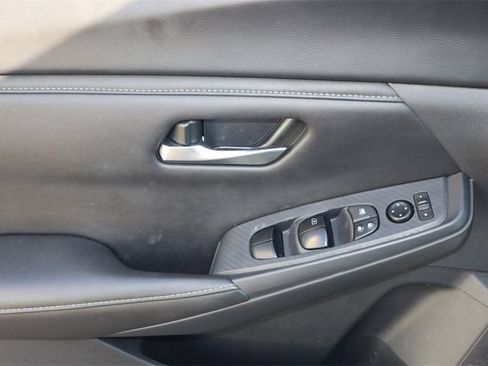 Certified 2025 Nissan Sentra SV image 14