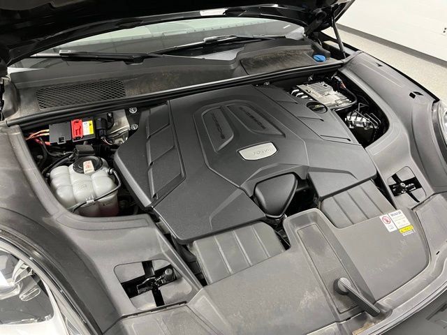 Used 2022 Porsche Cayenne Platinum Edition AWD/4WD image 63