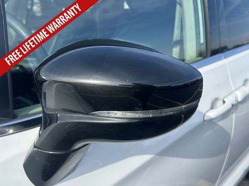 Used 2024 Chrysler Pacifica Limited FWD image 16