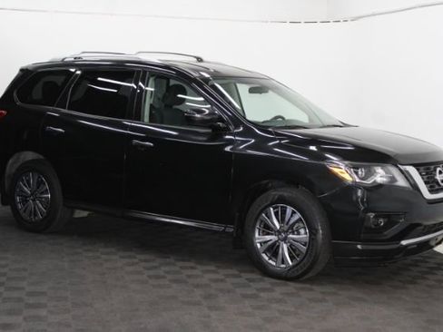 Used 2019 Nissan Pathfinder S image 1