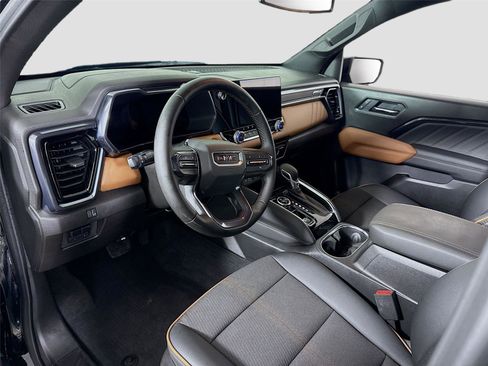 Used 2025 GMC Canyon AT4 w/ Nightfall Edition image 3