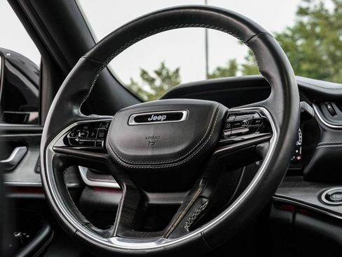 Used 2021 Jeep Grand Cherokee L Overland w/ Luxury Tech Group IV image 15