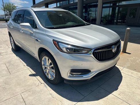 Used 2019 Buick Enclave Premium AWD/4WD image 4