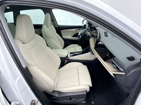 Used 2025 Audi Q5 2.0T Premium Plus w/ Premium Plus image 19