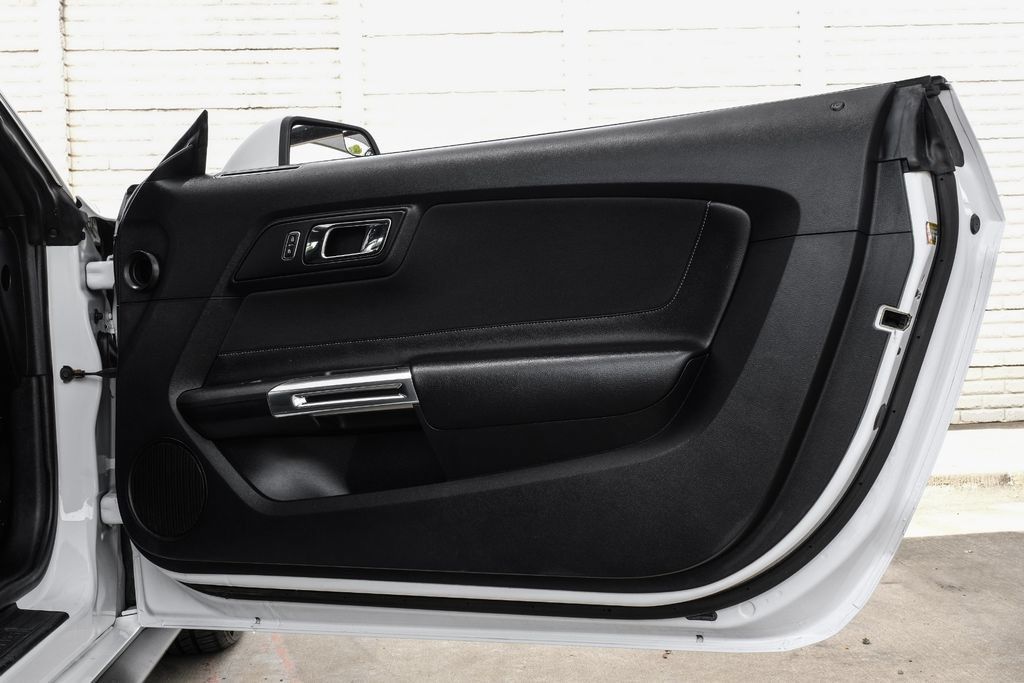 Used 2016 Ford Mustang Coupe RWD image 44