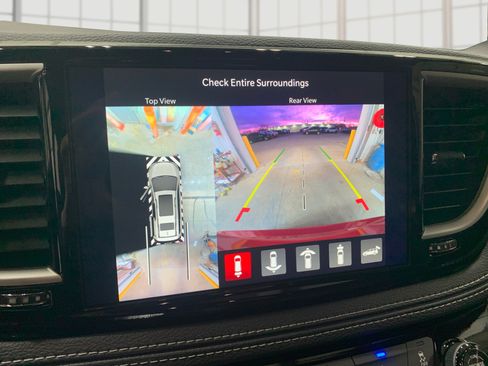 New 2026 Chrysler Pacifica Select image 24