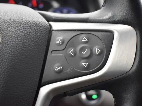 Used 2024 GMC Terrain SLT image 24