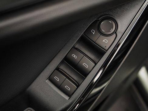 New 2026 Chevrolet Equinox LT w/ Convenience Package II image 17