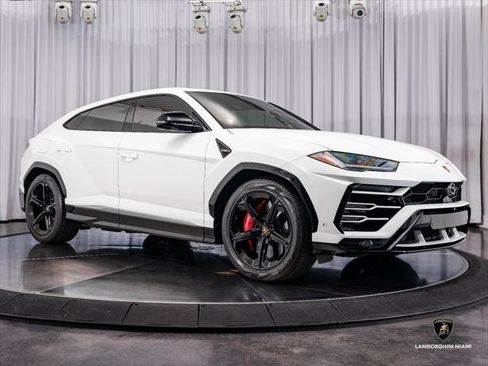 Used 2019 Lamborghini Urus AWD/4WD image 8
