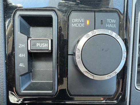 Used 2022 Toyota Tundra Limited image 19