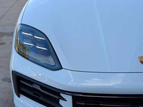 New 2026 Porsche Cayenne image 12