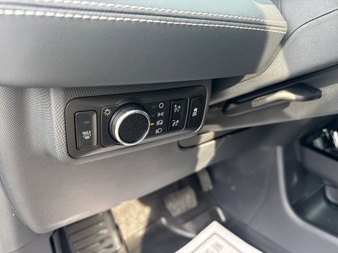 Used 2025 Ford Mustang Mach-E Select w/ Comfort Package Lite image 29