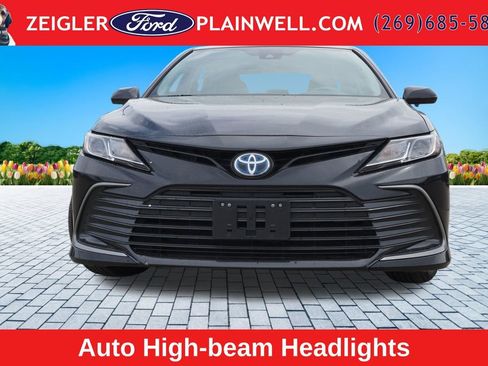 Used 2024 Toyota Camry LE FWD image 8