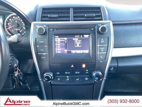 Used 2016 Toyota Camry SE image 11